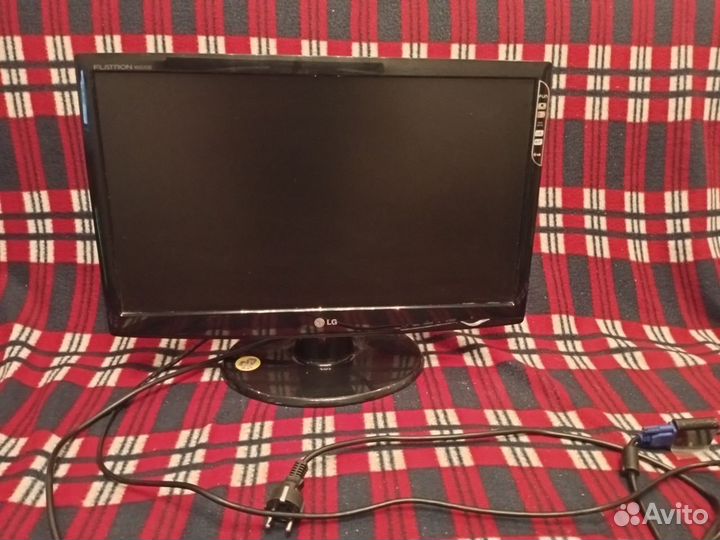 Монитор LG W2243S-PF