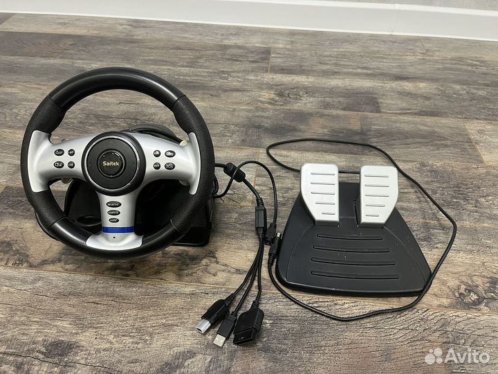 Игровой руль с педалями saitek