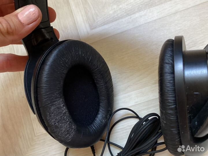 Проводные наушники