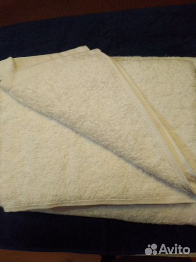 Полотенце белое