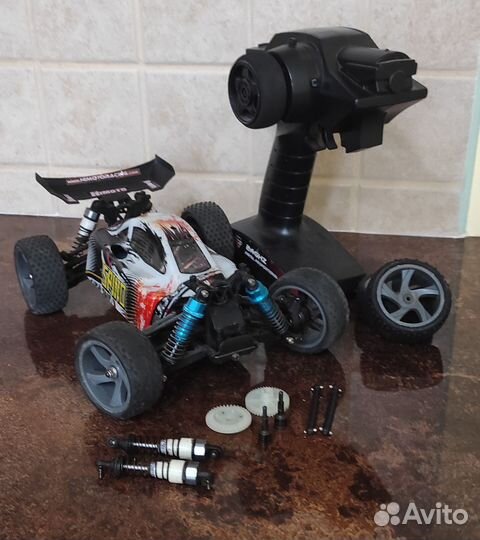Радиоуправляемая модель багги 1 18