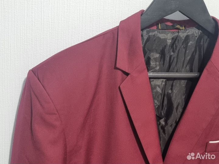 Малиновый пиджак в стиле 90х