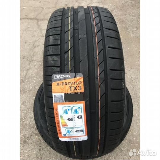 Tracmax X-Privilo TX3 235/50 R18