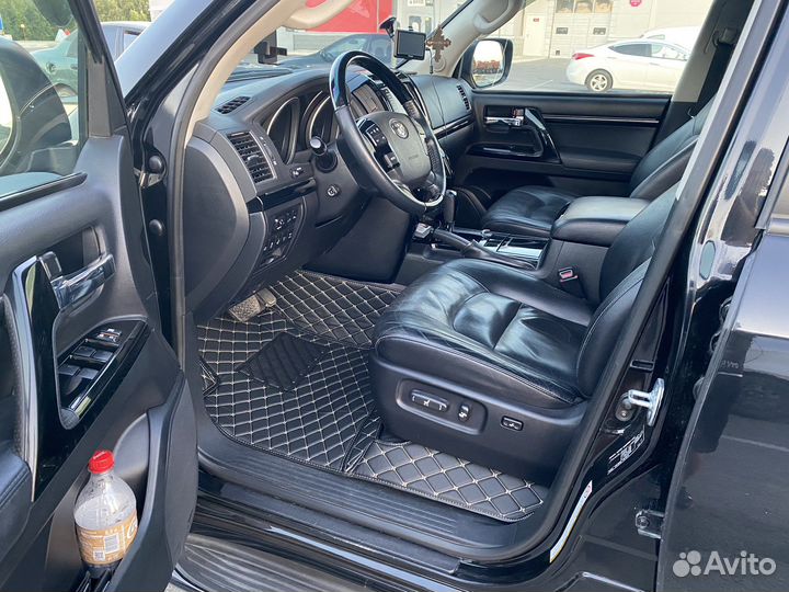 Пол из эко-кожи для 200-го Крузака