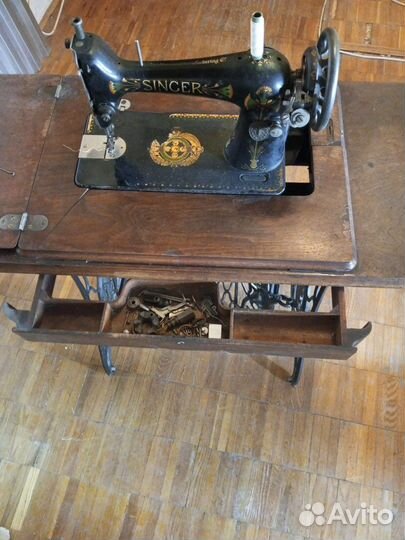 Швейная машина Singer
