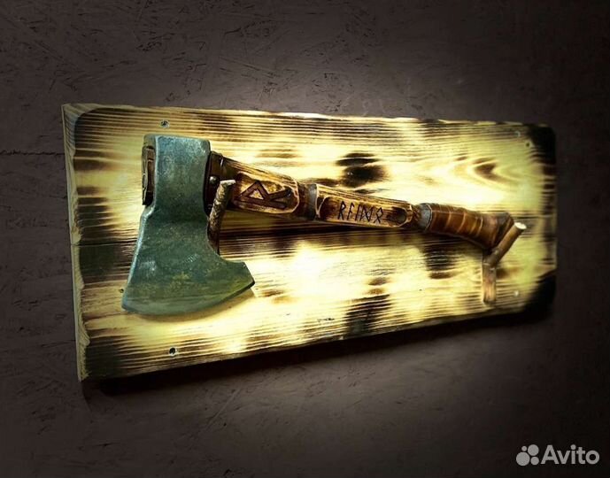 Кованый топор ручной работы