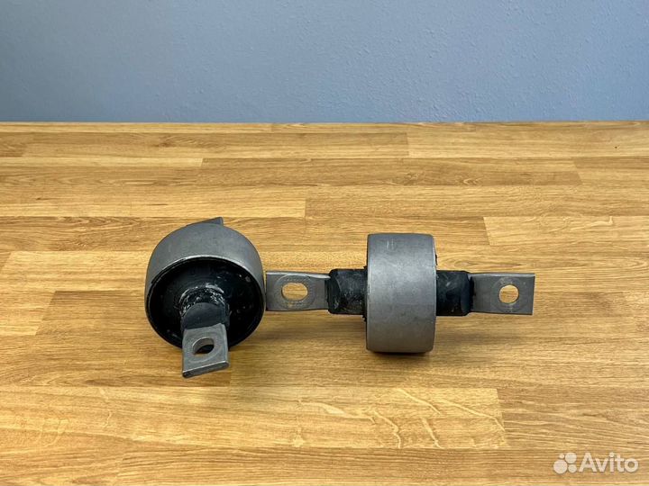 Сайлентблок заднего продольного рычага для Elysion