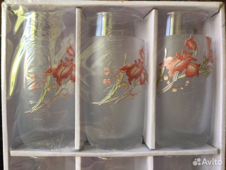 Новый набор стаканов для воды