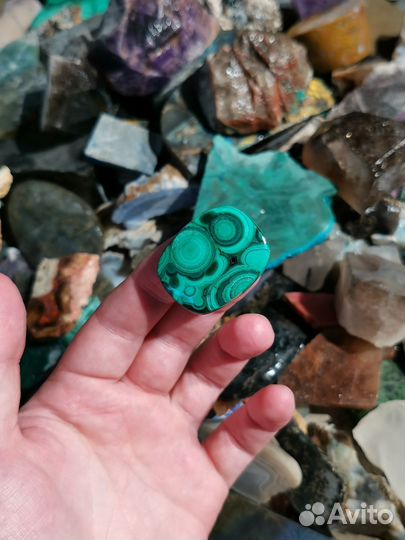 Малахит, кабошон