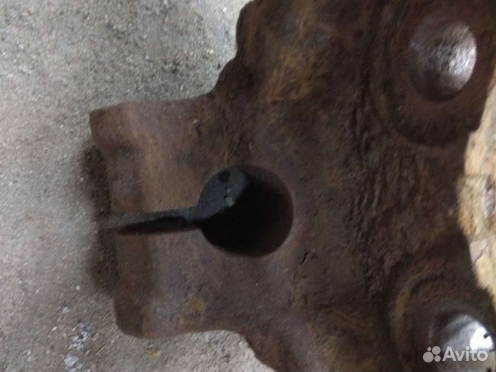 Кулак передний правый nissan qashqai j10