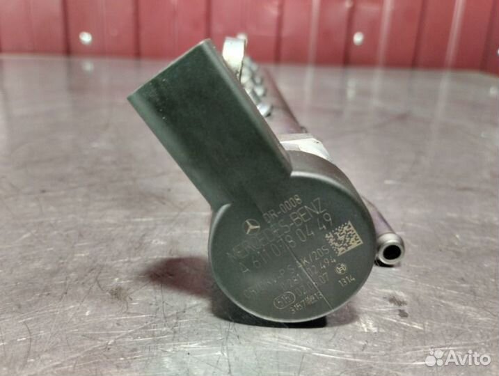 Топливная рампа левая Mercedes E-Class W211 OM642