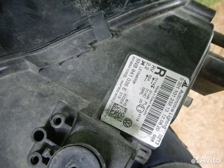 Фара правая Volkswagen Tiguan