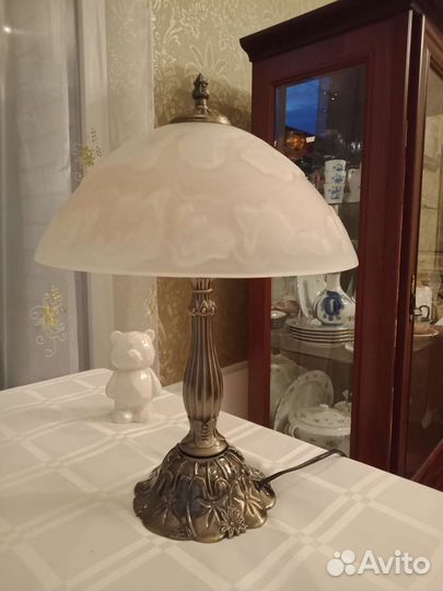 Лампа настольная