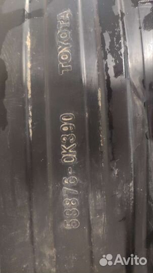 Подкрылок передний левый Toyota Hilux оригинал