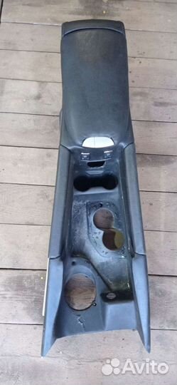 Подлокотник