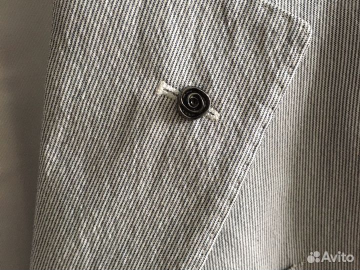 Значек Ted Baker