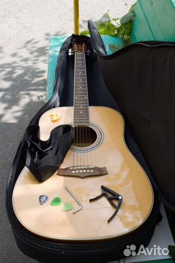 Гитара акустическая