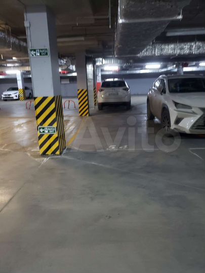 Машиноместо, 13 м²