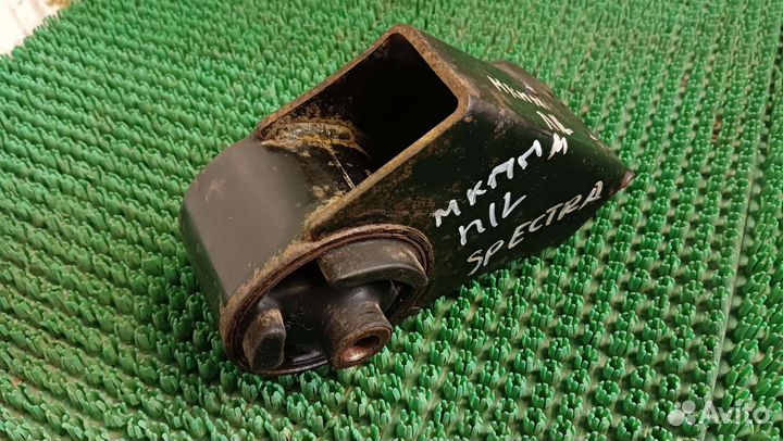 Подушка кпп Киа Спектра