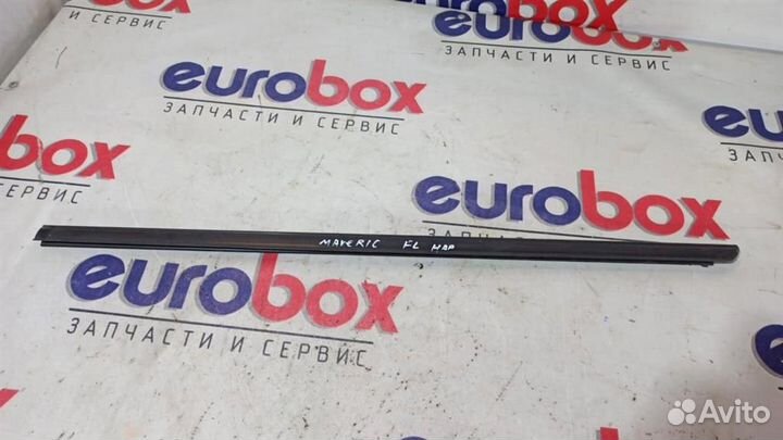 Накладка стекла переднего левого Ford Maverick 20