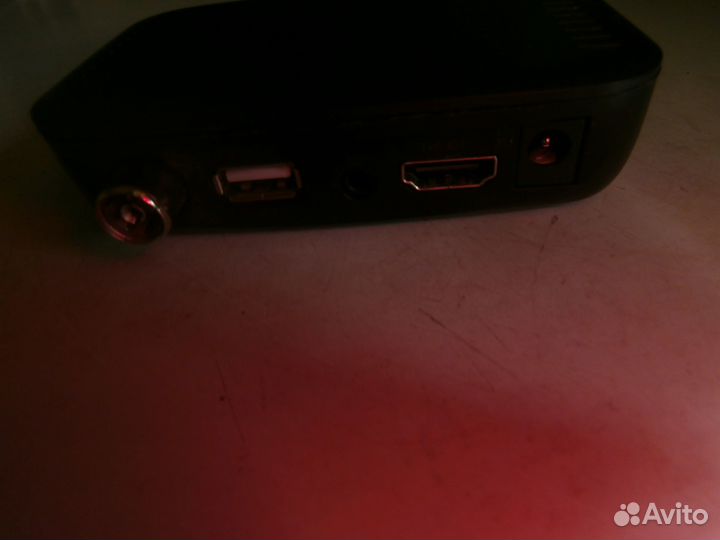 Нерабочий приёмник цт DVB T2 Jinga JT2-2700 без бп