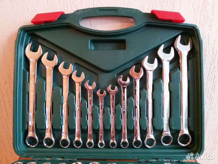 Набор инструментов 61 предмет новый