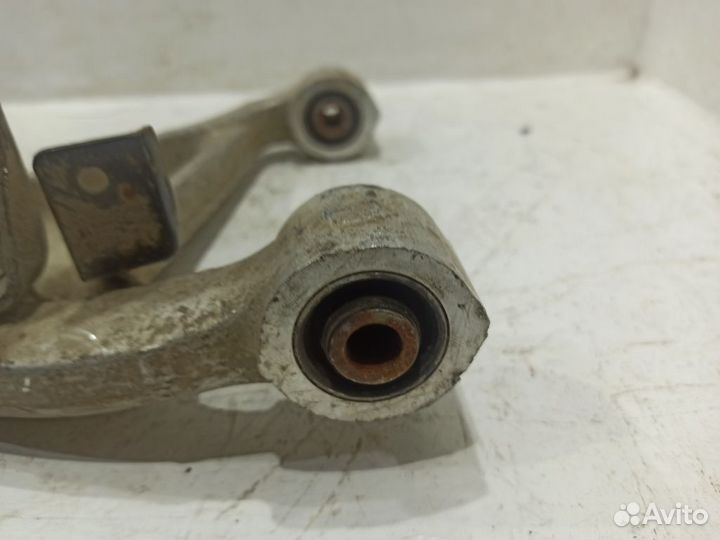 Рычаг задний верхний левый
