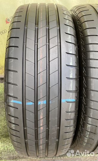 Bridgestone Turanza T005 215/60 R17