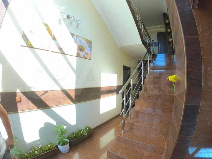 Комната 20 м² в 8-к., 2/2 эт.