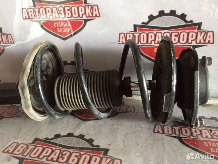 Стойка передняя правая Toyota Carina AT211 7AFE