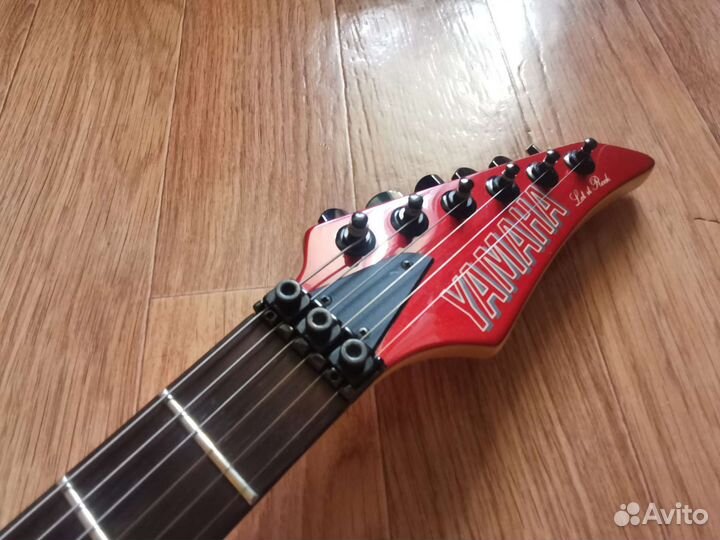 Электрогитара Yamaha Yg 512