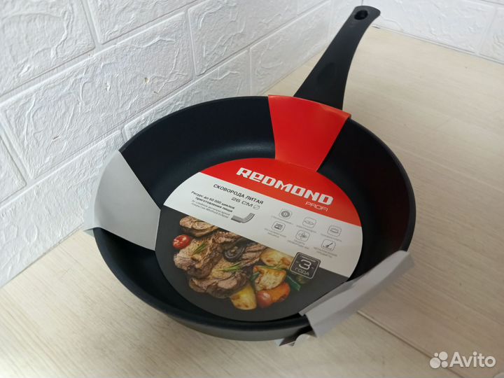Сковородалитая redmond Profi RFP-A2612 26 см
