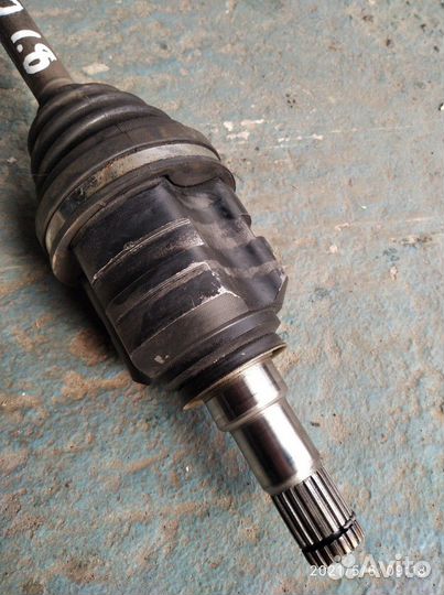 Привод левый Toyota Avensis T250