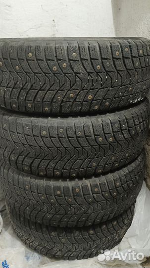 Michelin Latitude X-Ice North 3 215/65 R16