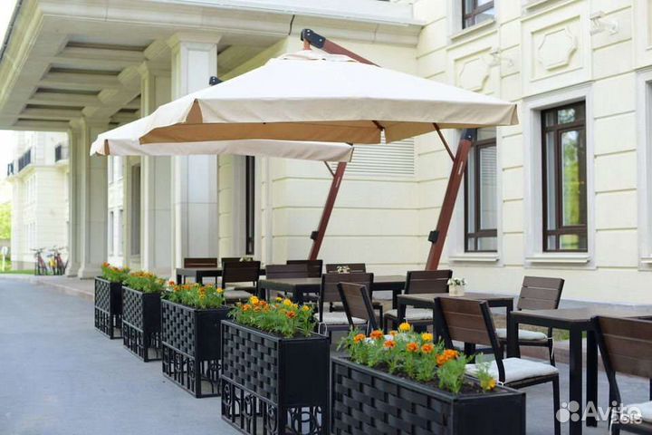 Летние боковые зонты. Зонты для кафе и ресторана