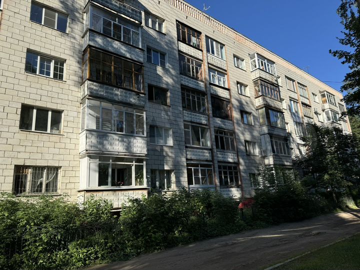 2-к. квартира, 64 м², 2/5 эт.