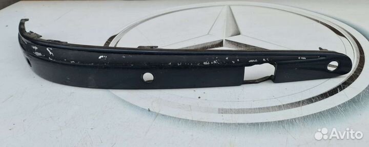 Молдинг переднего бампера правый Mercedes W211