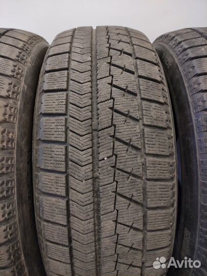 Bridgestone Blizzak VRX 225/60 R17