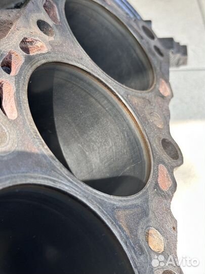 Блок двигателя grandcherokee 4.7