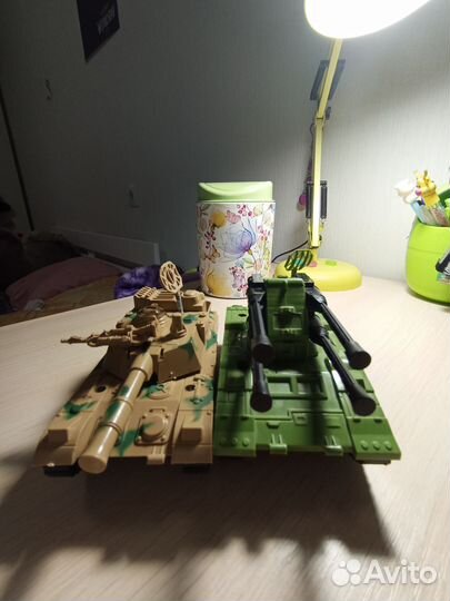 Игрушечный танк