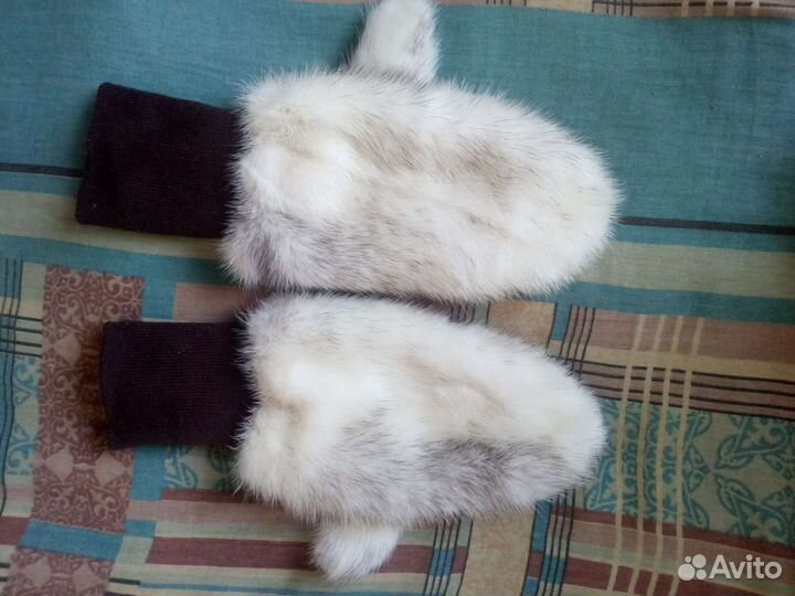 Варежки обшитые мехом