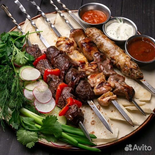 Мангальщик шашлычник