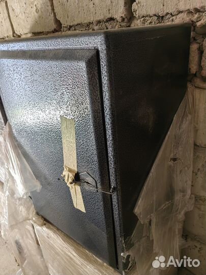 Сейф металлический