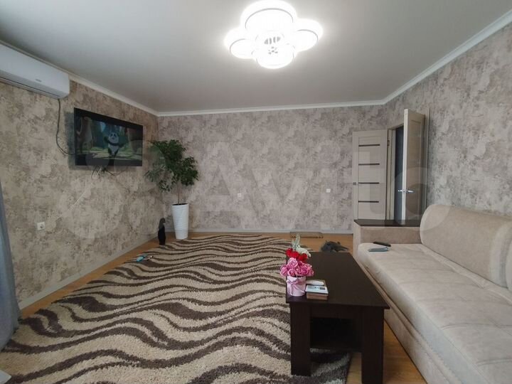 2-к. квартира, 69,7 м², 3/6 эт.