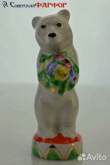 Статуэтка Медведь с букетом