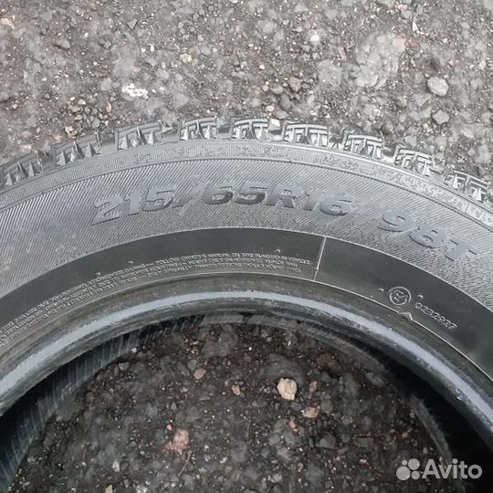 Hankook Winter I'Pike 215/65 R16