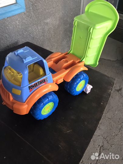 Грузовик пластмассовый детский