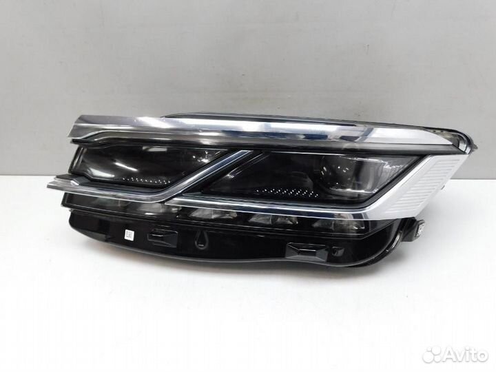 Фара левая Volkswagen Touareg