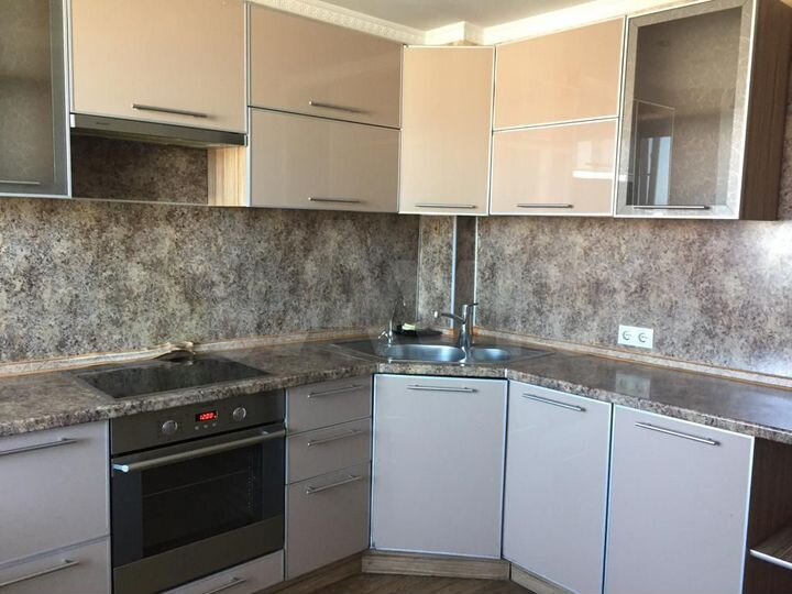 3-к. квартира, 73 м², 10/12 эт.