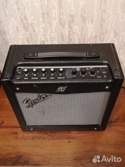 Комбоусилитель fender mustang 1 v.2